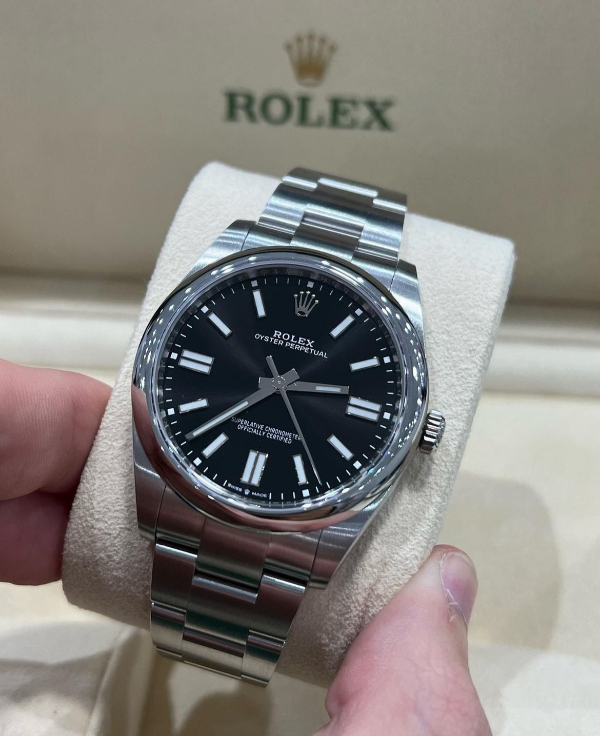 ROLEX OYSTER PERPETUAL BLACK DIAL