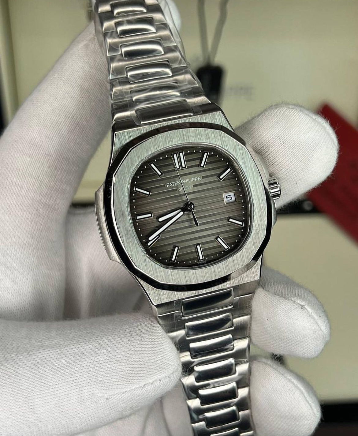 PATEK PHILIPPE NAUTILUS BLACK DIAL